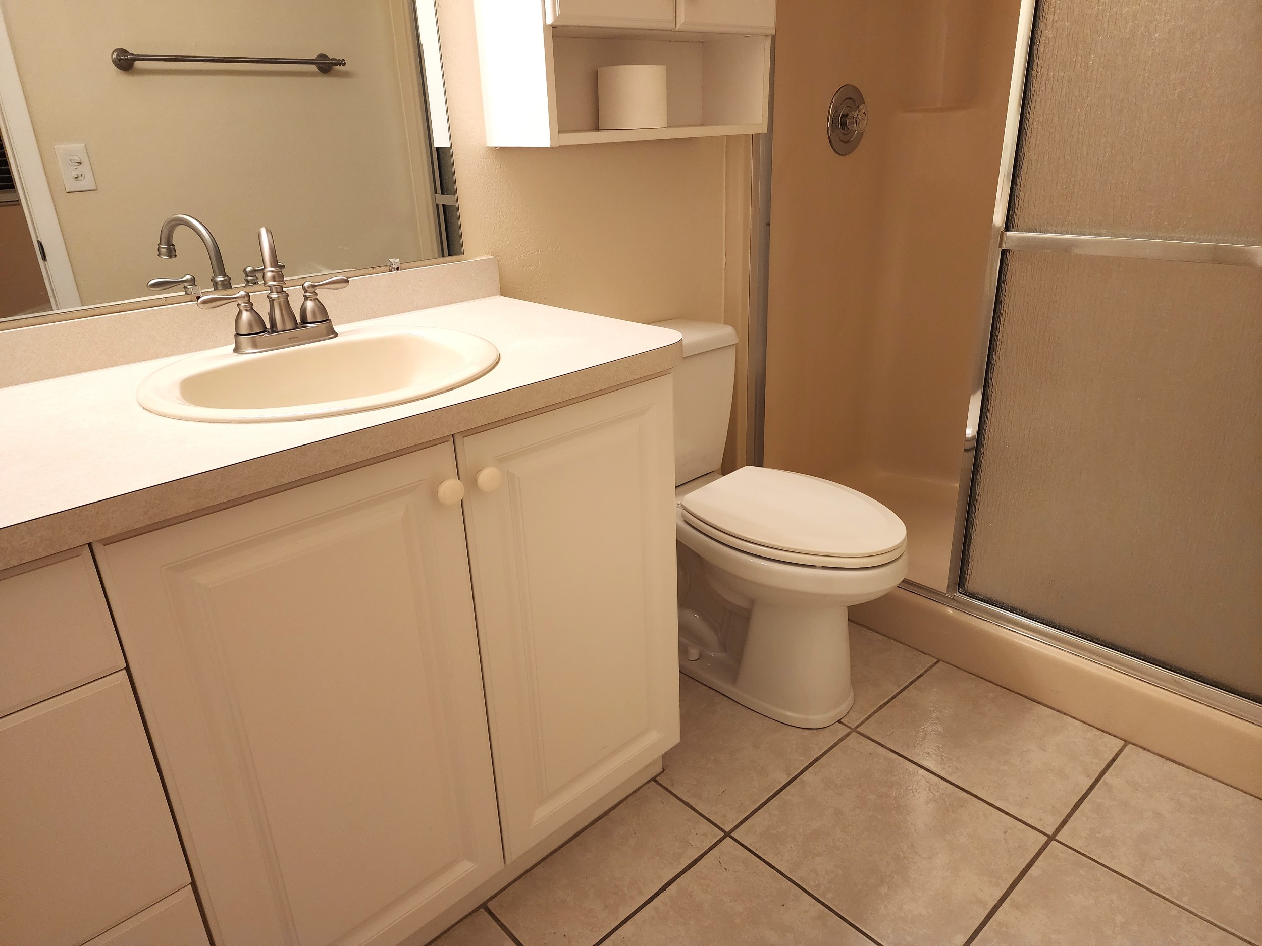 51-ensuite bathroom